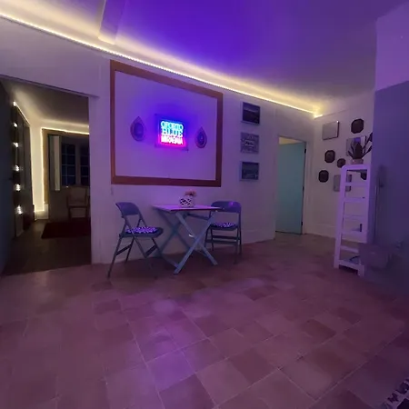 דירה Blue Miragaia - Bright & Charming Center